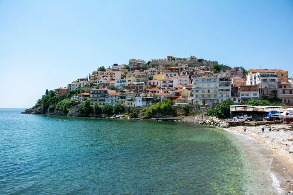 Winter in Kavala: A peaceful beach walk along the Aegean coast