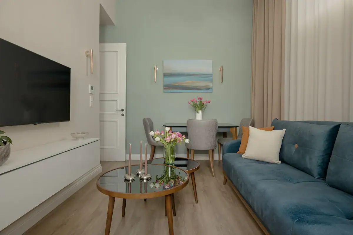 ABOUT US Stay in style at OikiaClassic: your home away from home in Kavala