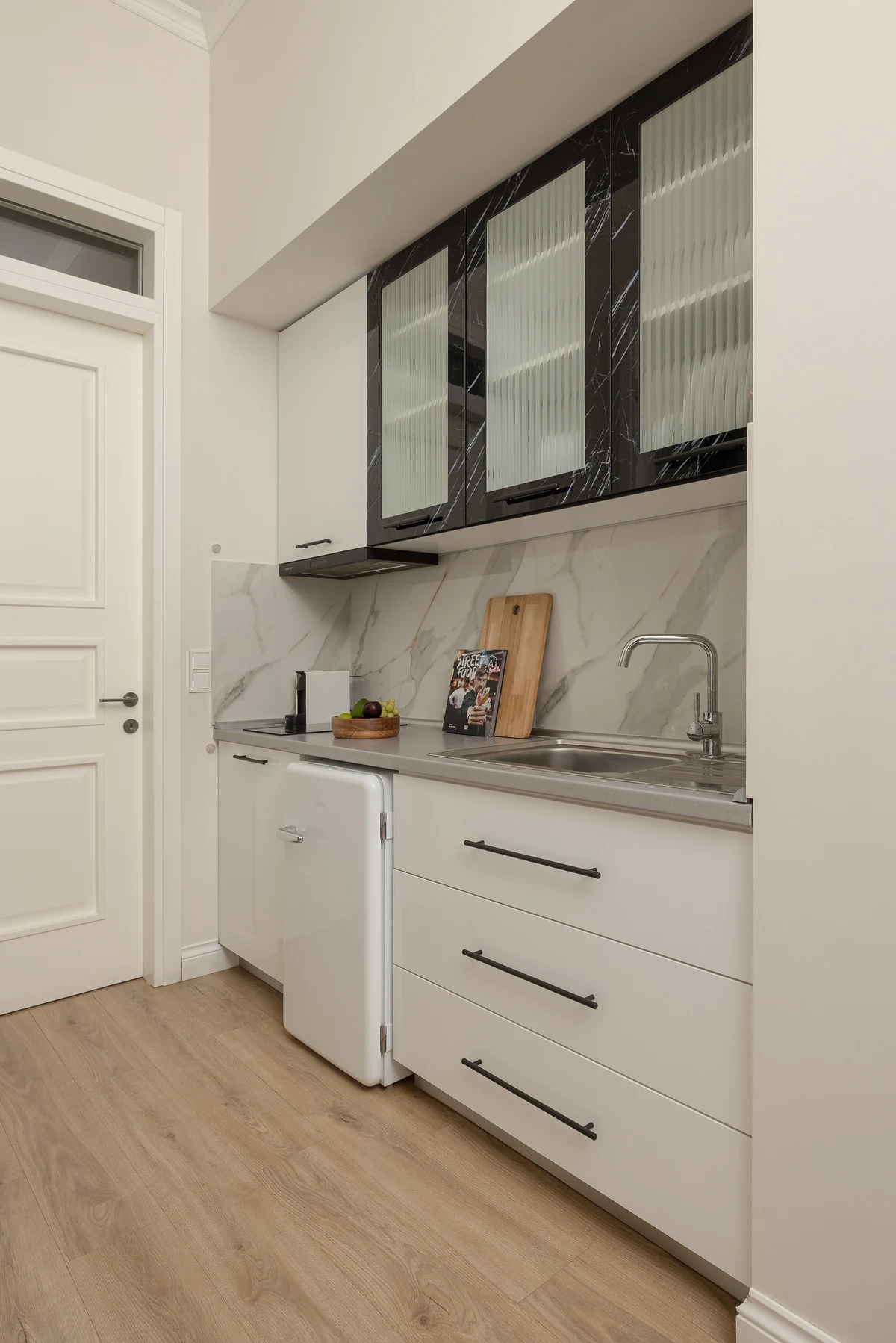 HOUSE M Experience the magic of Greek hospitality at OikiaClassic rooms